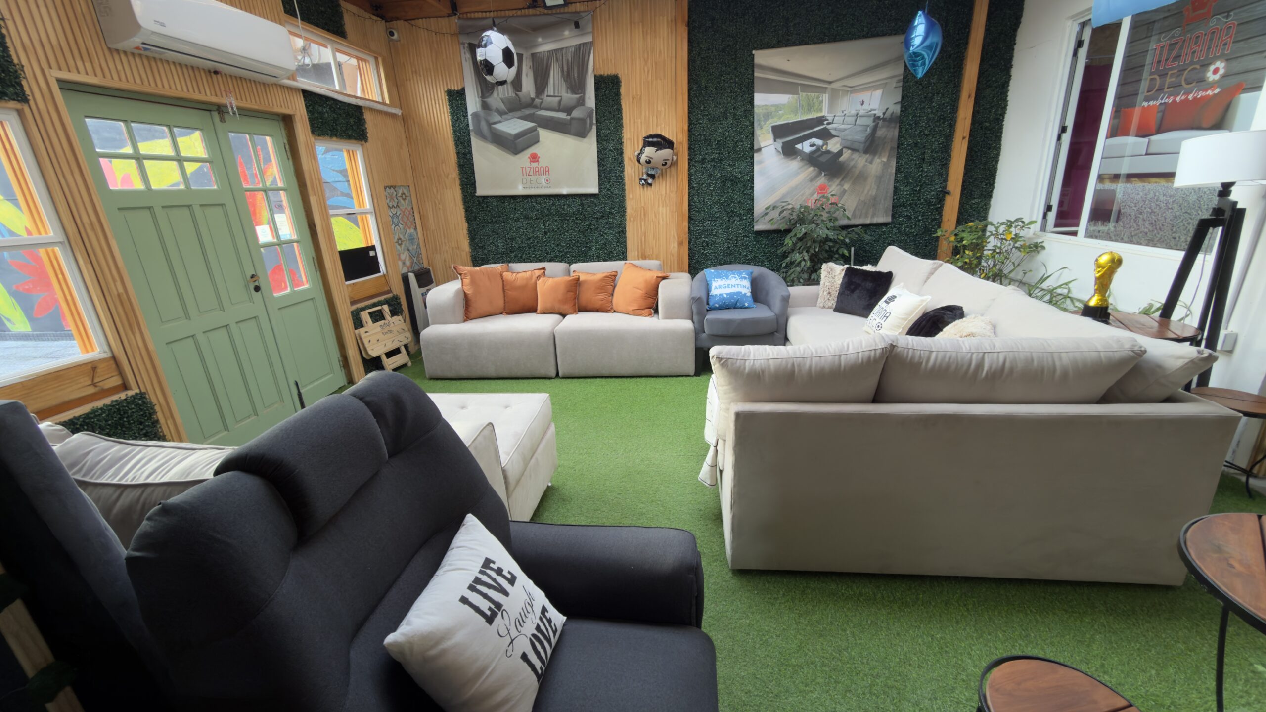 Showroom Tiziana Deco — sillones
