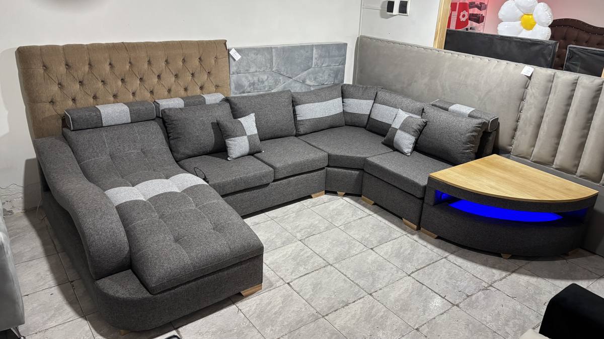 Malasia gris showroom